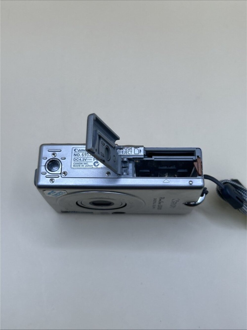 Canon PowerShot Digital ELPH SD100 3.2 MP Digital Camera No Battery Untested✅ - Picture 8 of 9